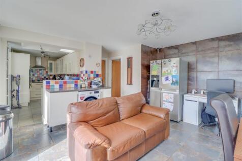 10 ST CHARLES DRIVE-16.jpg