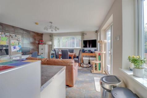 10 ST CHARLES DRIVE-15.jpg