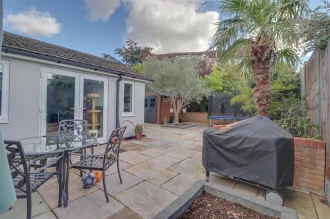 10 ST CHARLES DRIVE-18.jpg