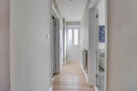 6 LILAC AVENUE INSIDE-13.jpg