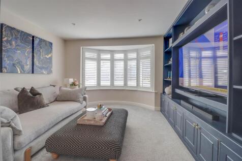 6 LILAC AVENUE INSIDE-14.jpg
