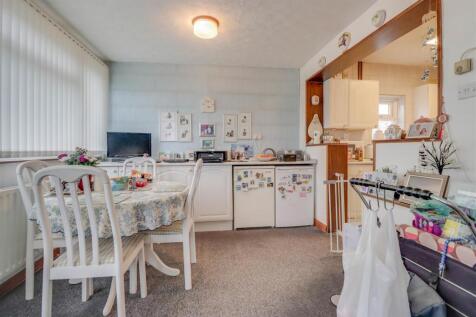 51 ETHELRED GARDENS INSIDE-5.jpg