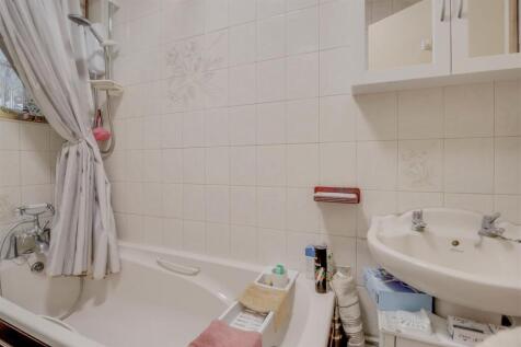 51 ETHELRED GARDENS INSIDE-11.jpg