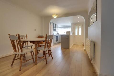 66 BEAUCHAMPS DRIVE INSIDE-18.jpg