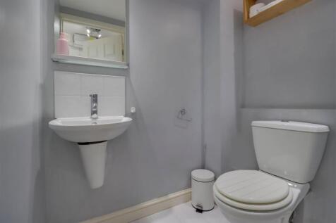 66 BEAUCHAMPS DRIVE INSIDE-19.jpg blurr.jpg