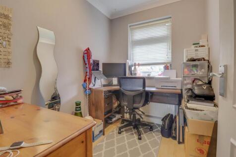 9 HEYBRIDGE DRIVE-3.jpg