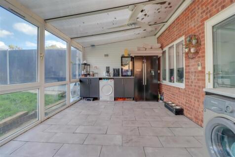 20 BANNISTER GREEN 2025-10.jpg