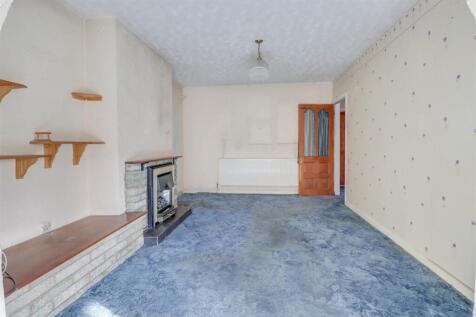 28 LEASWAY INSIDE-2.jpg