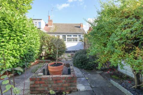 28 LEASWAY OUTSIDE-3.jpg