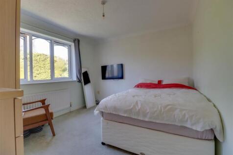 5 HORNCHURCH INSIDE-9.jpg