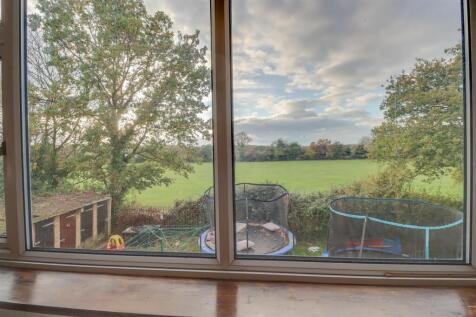 44 MARKET AVENUE INSIDE.jpg