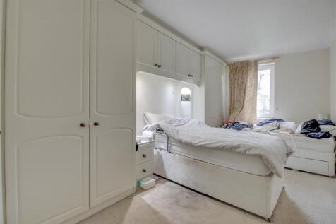 6 HOMEHOLLY HOUSE.jpg