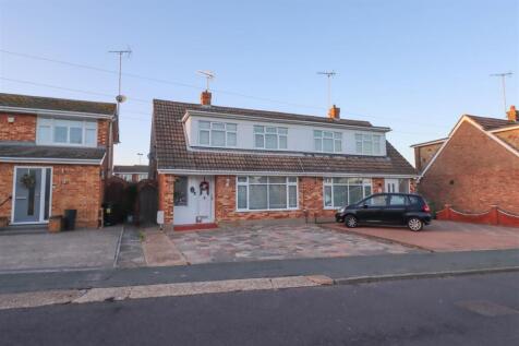 81 BEAUCHAMPS DRIVE FRONT AND REAR.jpg