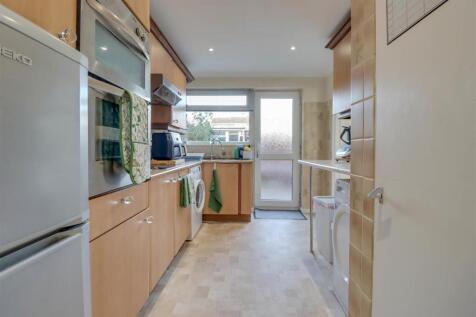 81 BEAUCHAMPS DRIVE INSIDE.jpg