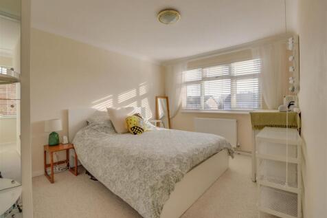 81 BEAUCHAMPS DRIVE INSIDE-9.jpg