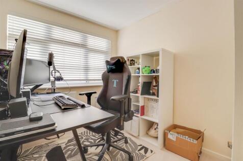 81 BEAUCHAMPS DRIVE INSIDE-10.jpg