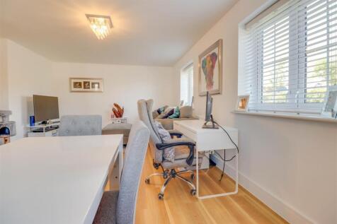 24 LIBERTY WAY INSIDE-6.jpg