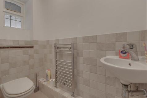 4ROCHFORD CLOSE INSIDE-22.jpg