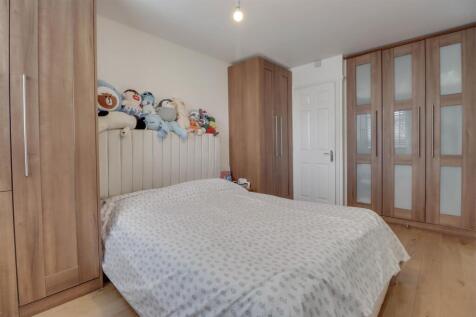 4ROCHFORD CLOSE INSIDE-13.jpg