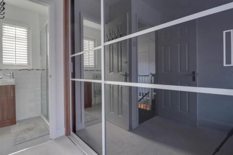 4ROCHFORD CLOSE INSIDE-21.jpg