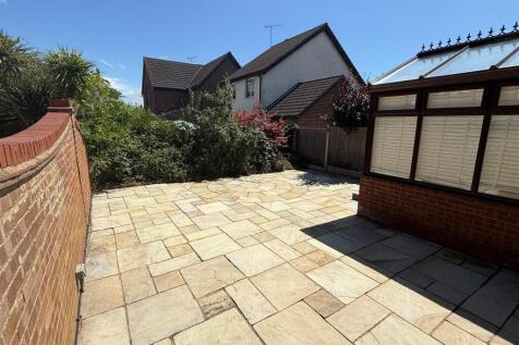 4 ROCHFORD GARDEN 2.jpg