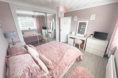 Bedroom One 2.jpg