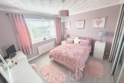 Bedroom One.jpg