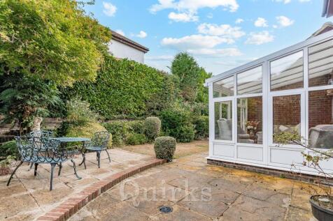 20 Coopers Drive-HR12.jpg