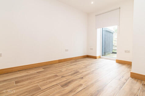 37 Huron Cre-18