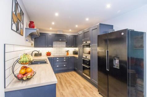 (Kitchen Area Photo)