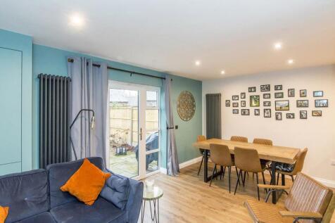 (Dining Area Photo)