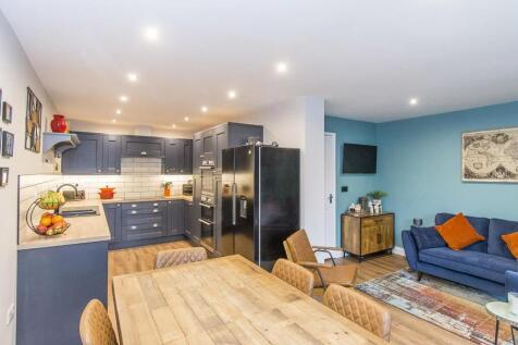 Living / Dining / Kitchen