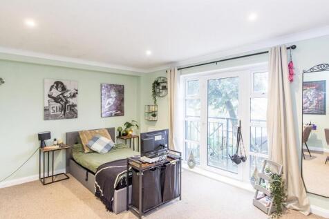 Lounge / Bedroom Four