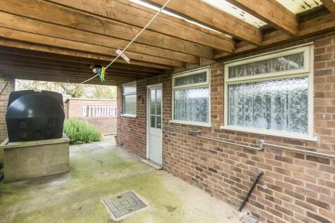 Front / Car Port