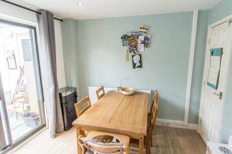 Kitchen/Breakfast Room (Photo 2)