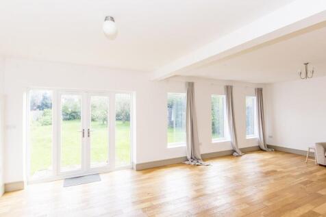 (Dining Area Photo)