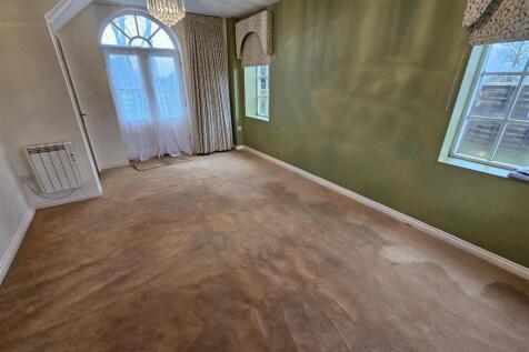 Lounge/Diner (Photo 2)