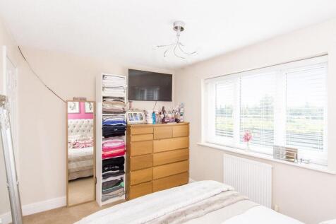 (Bedroom One Photo Two)