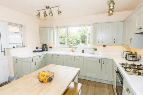 (Kitchen Area Photo)