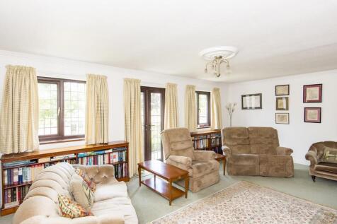 (Lounge Photo Two)
