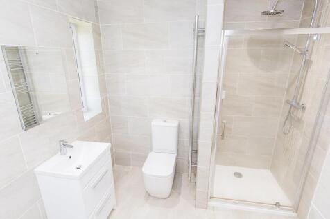 Bathroom (Photo 2)