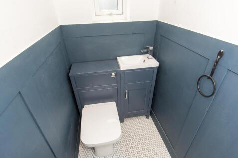 Cloakroom / WC