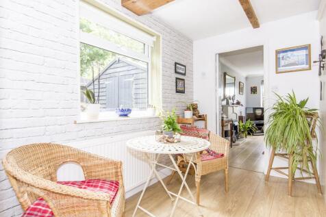 (Dining Area Photo)