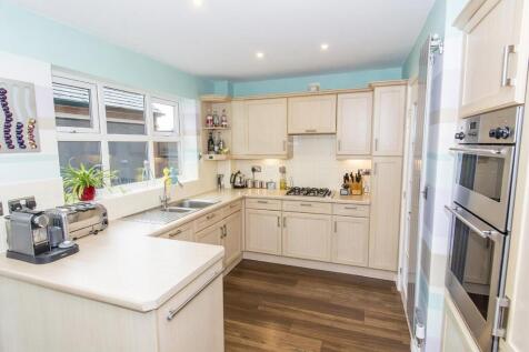 (Kitchen Area Photo)