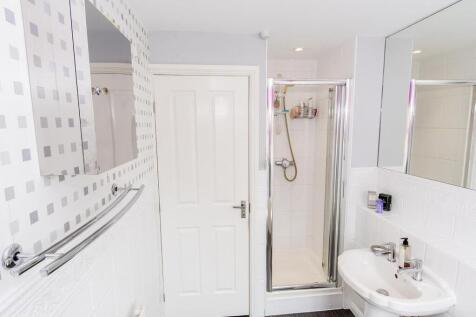 (Master En-Suite Photo Two)