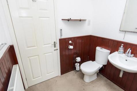 En-Suite Photo Two)