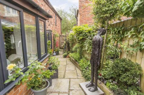 Courtyard Style Garden