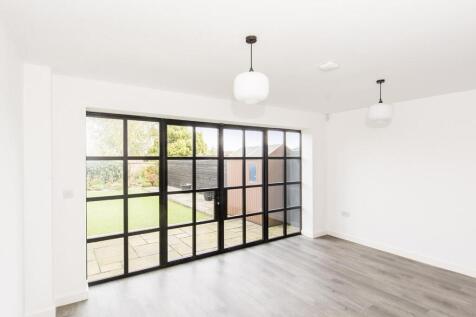 Living/Dining Area