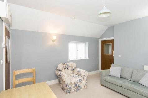 Living/Dining/Kitchen (1st Floor Flat)