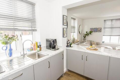 Kitchen Diner Photo Three